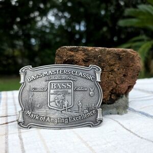 Bass Fishing Angling Belt Buckle Vintage • Lewis Buckles Chicago USA 70s Pewter
